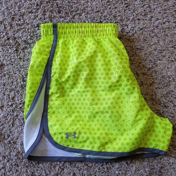 Under Armour - Gold Hexagon Detailed Shorts - Picture 1 of 6